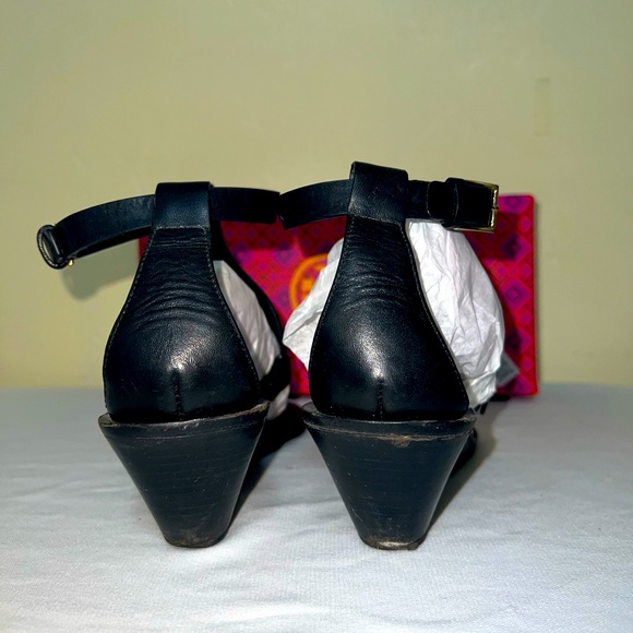 Tory burch Zoey Women’s 9.5 Black Leather Ankle Strap Wedge Sandals - Picture 3 of 10